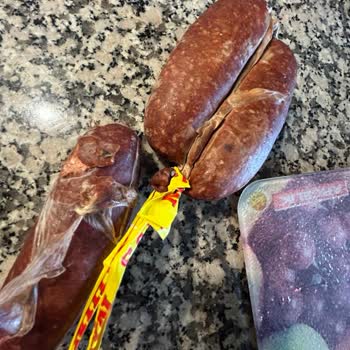 Şahin Sucuklarında Anlaşılmaz Yabancı Cisim Şoku