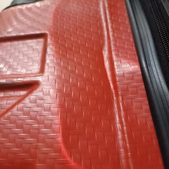 Vuelo Pegasus, maleta dañada y atención insuficiente al cliente