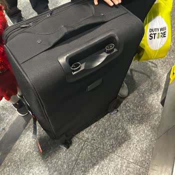 Maleta dañada en vuelo Pegasus Estambul-Zúrich, solicito solución inmediata