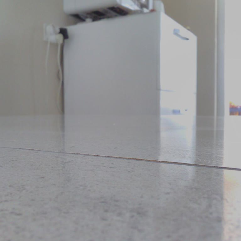 Yeni Alınan Masa Kısa Sürede Şişti Servis Bekleyişi Mağduriyet Yarattı