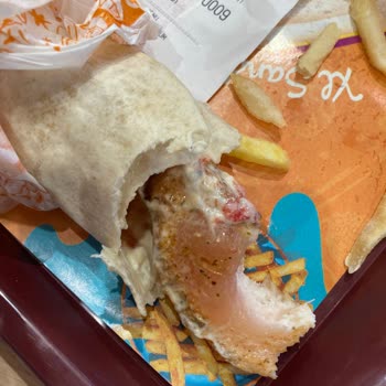 Popeyes'ta Çiğ Tavuk Şoku: Sağlığımız Tehlikeye Girdi!