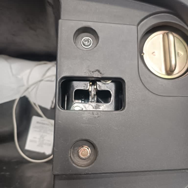 Mondial Wings 50 CC Sele Altı Kilidi Parçası Bulunamıyor