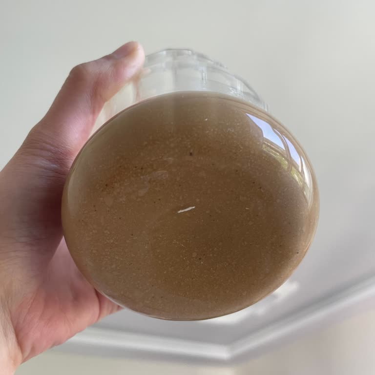 Karamel Machiato Soğuk Kahvede Pelte Pelte Ve Benekli Atıklar Çıkıyor