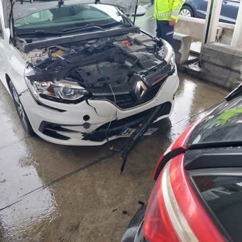 Expedia storniert trotz Unfall nicht, will mein Geld bei nachgewiesener Absage