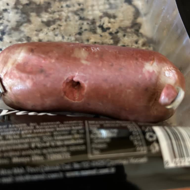 Aldığım Sucukta Delik Ve Kötü Koku Var Firma Dönüş Yapmıyor