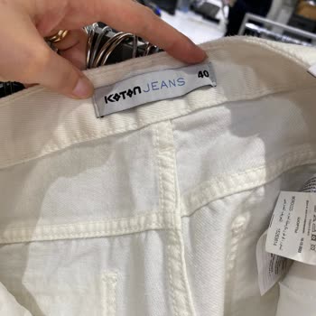 Koton Mağazasında Etiket Fiyatı Yerine Yüksek Ücret Alınması Ve İletişim Eksikliği