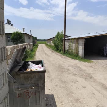 Van Büyükşehir Belediyesi Çöpler Toplanmıyor, Mahallemiz Mağdur