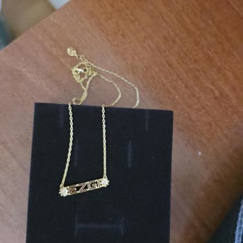 Kişiye Özel Kolye Vaadiyle Kusurlu Ve Farklı Ürün Gönderildi