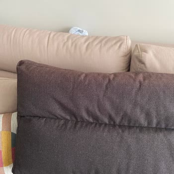 Enza Home Koltuklar Hem Leke Tutuyor Hem Renk Atıyor!