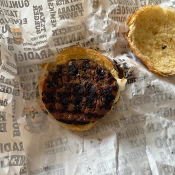 Yanmış Burger Ve Olumsuz Müşteri Hizmeti Deneyimi