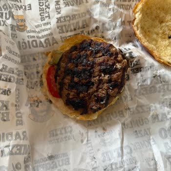 Yanmış Burger Ve Olumsuz Müşteri Hizmeti Deneyimi