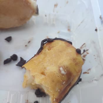 Tarihi Geçmemiş Ekler Tatlısı Küflü Çıktı, Sağlığımız Tehlikeye Girdi