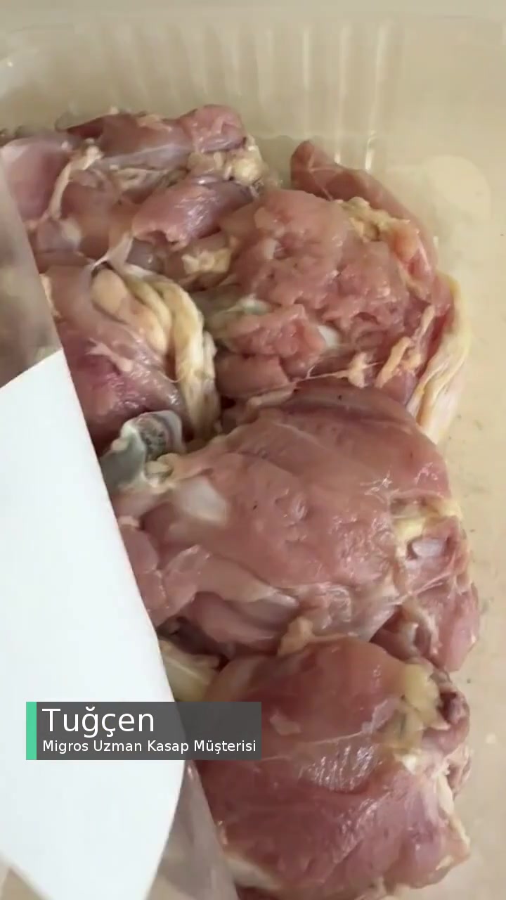 Migros Uzman Kasap Kokmuş Tavuk Şikayeti videonun kapak resmi