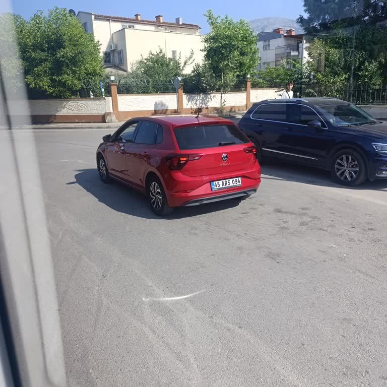 Dikkatsiz Sürücü Hayatımızı Tehlikeye Attı