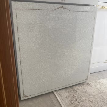 Buzdolabı Cam Paneli Kendiliğinden Kırıldı, Yüksek Onarım Ücretiyle Mağduriyet Yaşadım