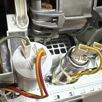 Yetkili Servis Yanlış Teşhisle Yüksek Ücret Talep Etti, Paramın İadesini Bekliyorum