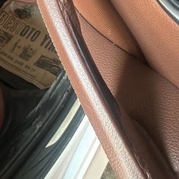 BMW 520i Kapı Kolu Tutamaçlarında Kronik Yıpranma Ve Yapışkanlık Sorunu