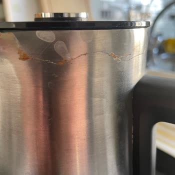 Arzum Okka Mokapot Cezvesinin Metal Kaplaması Çatladı Ve Paslandı