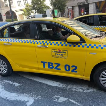 Taksicilerin Yerli Yolcuya Hizmet Vermemesi Ve Yabancı Müşterileri Tercih Etmesi