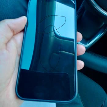 Yeni Alınan Panzerglass Ekran Koruyucu Bir Günde Çizildi Mağaza Sorumluluk Almadı