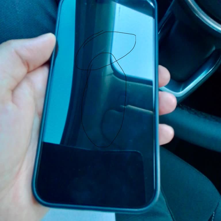 Yeni Aldığım Ekran Koruyucu Bir Günde Çizildi Mağaza Sorumluluk Almadı