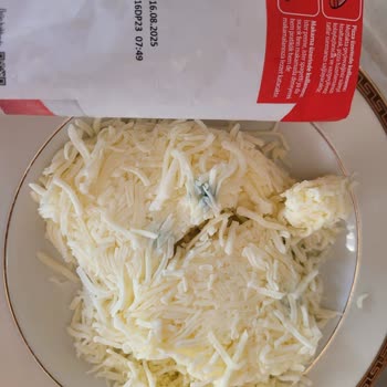 Son Kullanma Tarihi Geçmemiş Mozzarella Peynirde Küf Sorunu