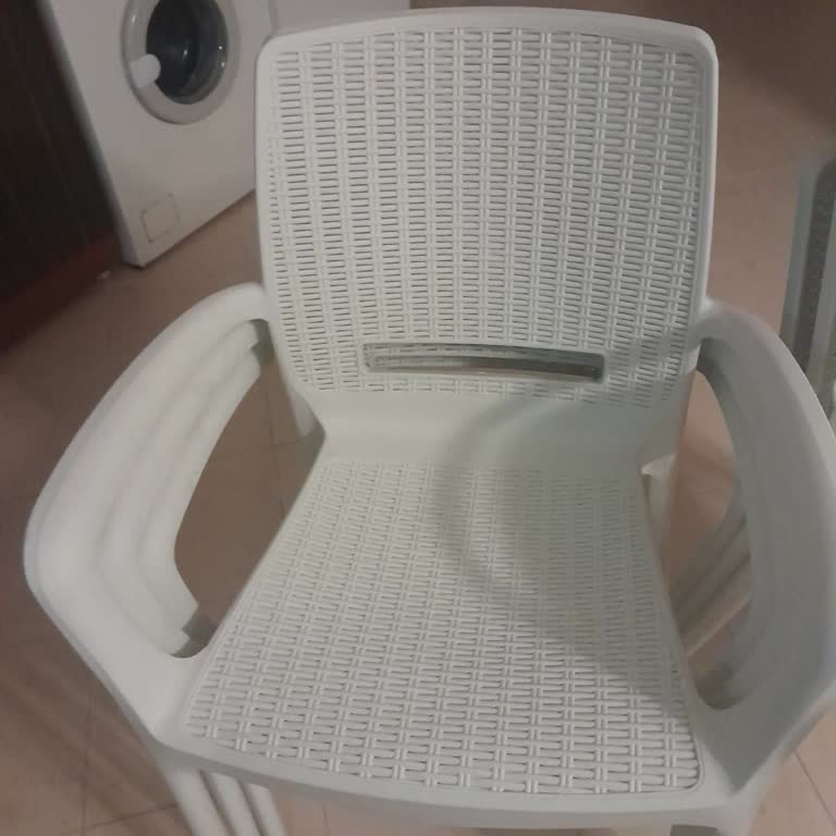 Yanlış Gönderilen Sandalyeler Ve Çözüm Sürecinin Uzaması