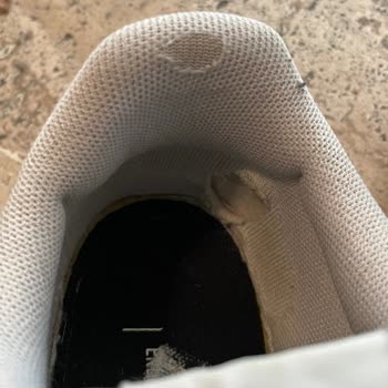 Aynı Gün Alınan İki Adidas Ayakkabıda Da İç Kısımda Açılma Sorunu Yaşadım