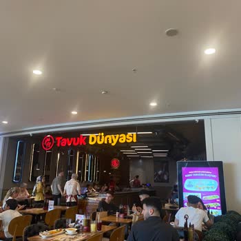 Akasya AVM Tavuk Dünyası'nda Hijyen Ve Hizmet Sorunu