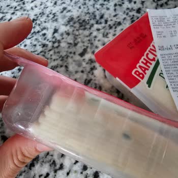 Son Kullanma Tarihi Geçmemiş Peynir Küflü Çıktı, Sağlığımız Tehlikede