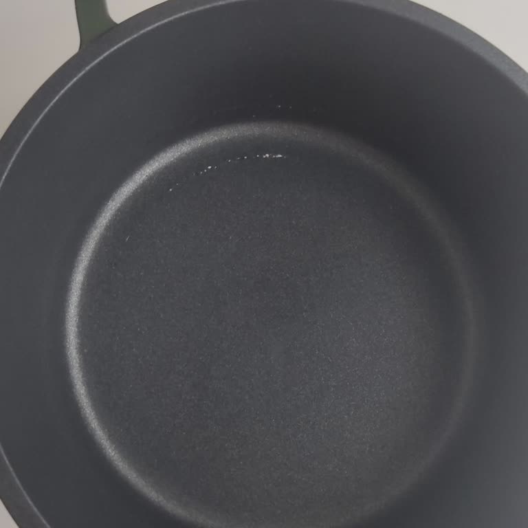 Aldığım Tencere Kabardı, Ne A101 Ne Taç İlgileniyor