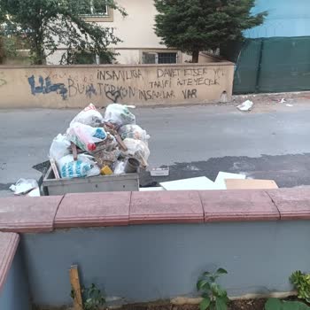 Konteynerin Yakınlığı Nedeniyle Balkonda Oturulamıyor