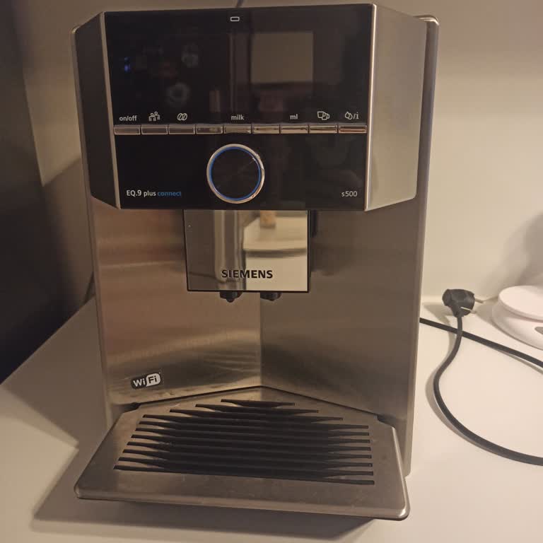 Siemens Ev Aletleri Garanti Kapsamındaki Kahve Makinesi İçin Ekstra Ücret Talebi Ve Yetersiz Destek