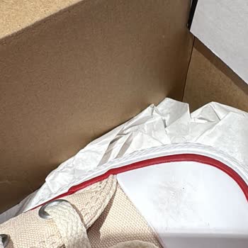 Defolu Ürün Ve İlgisiz Mağaza Personeli Nedeniyle Mağduriyet Yaşadık