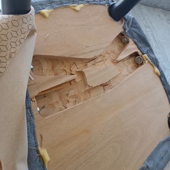 Mondi'den Alınan Sandalye Takımında Sürekli Yaşanan Kırılma Sorunu