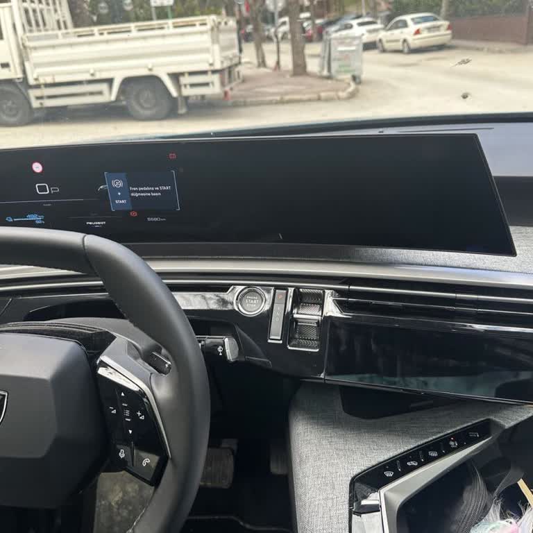 Sıfır Kilometre Peugeot E-3008'de Kronik Ekran Arızası Ve Servis İlgisizliği!