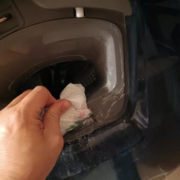 Çamaşır Makinesi Kapağı Kırıldı Ve Kullanılamaz Durumda