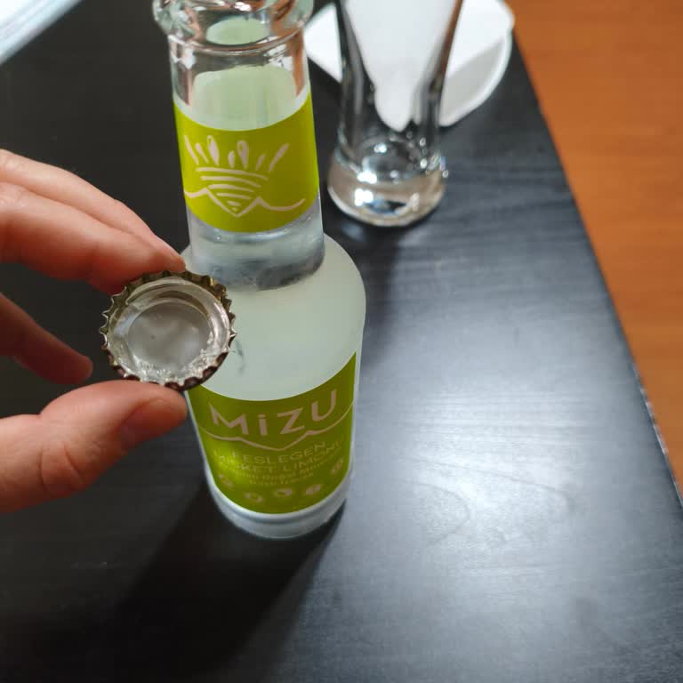 Mizu Drinks Kalitesiz Bir Cam Şişe