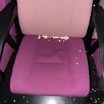 Sinema Salonunun Hijyen Eksikliği İzleme Keyfini Mahvetti