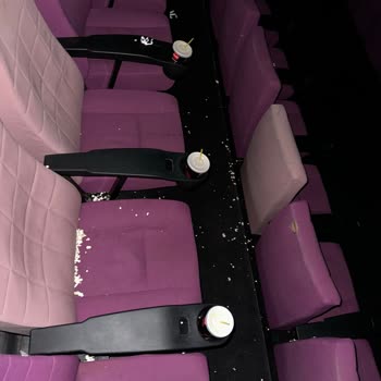 Sinema Salonunun Hijyen Eksikliği İzleme Keyfini Mahvetti