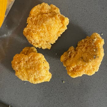 Dondurulmuş Tavuk Fileto Üzerinde Siyah Lekeler Ve Küf Şüphesi Yaşadım