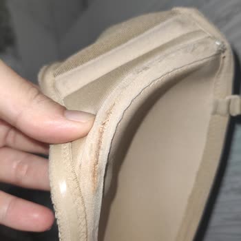 Penti Sütyen Ten Rengi Kumaşta Sararma Ve Pas Lekesi Sorunu