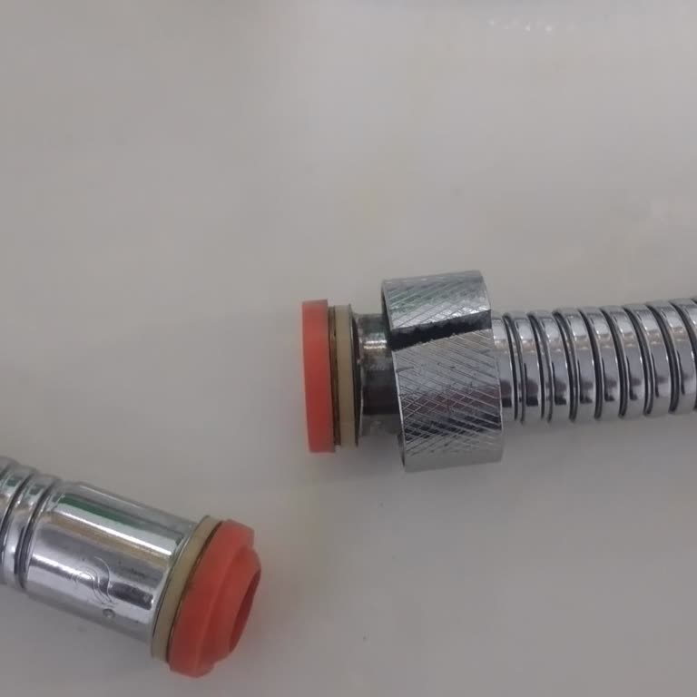 Satın Aldığım Duş Hortumu Kolayca Kırıldı, Mağaza Kullanıcı Hatası Dedi