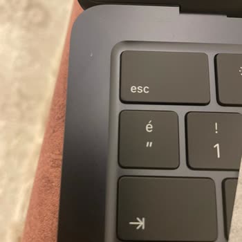 Kullanılmış Ve Çizik Ürün Sıfır Diye Gönderildi, Kutudan Kıl Çıktı