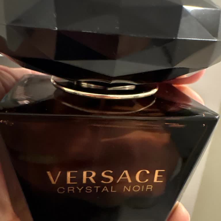 Akasya Boyner'den Aldığım Versace Crystal Noir Parfüm Orijinal Değil Gibi Ve Kalıcı Değil
