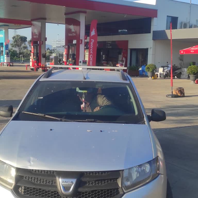 Muğla Milas Selimiye'de Araçlara Zarar Veren Akaryakıt İstasyonu Sahibi