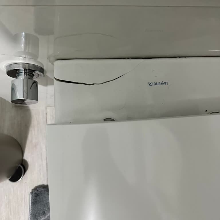Duravit Klozetin Arka Tarafı Kırıldı Garanti Süreci Belirsizliği Yaşanıyor