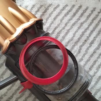 Dyson V12 Süpürgemin Parçaları Kısa Sürede Bozuldu