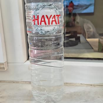 Amazon Siparişimde Gelen İçeceklerin Şişeleri Kuş Pisliğiyle Kaplıydı