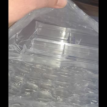 Kırık Gelen Buzluk Rafı İçin Hayal Kırıklığı